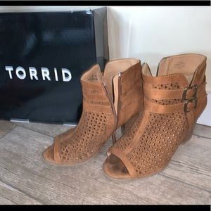 USED Torrid Size 10WW open-toe brown bootie.